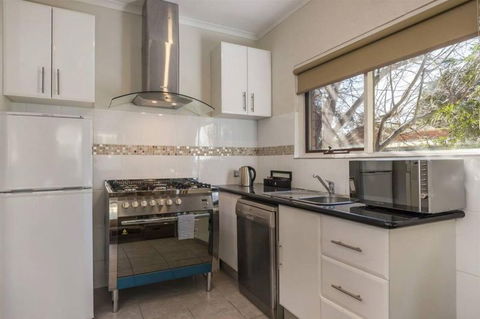 COMFORT INN COACH AND BUSHMANS - Palm Beach Accommodation 5