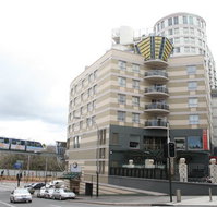 Seasons Darling Harbour - Palm Beach Accommodation