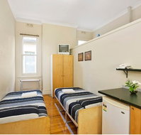 Cambridge Lodge - Palm Beach Accommodation
