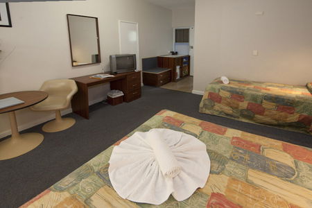 Amity Motor Inn - Palm Beach Accommodation 2