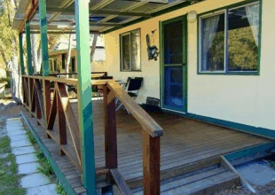 Peaceful Bay Chalets - Palm Beach Accommodation