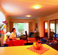 Oxley Court Serviced Apartments - Palm Beach Accommodation