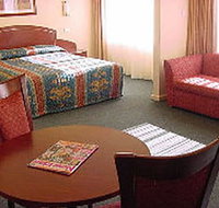 Embassy Motel - Palm Beach Accommodation