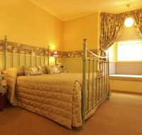 The Russell Hotel - Palm Beach Accommodation