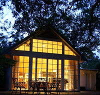 Bygone Beautys Cottages - Palm Beach Accommodation