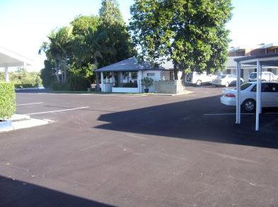 Colonial Court Motor Inn - Palm Beach Accommodation 3