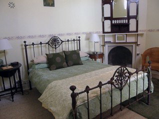 Araluen Old Courthouse - Palm Beach Accommodation 3