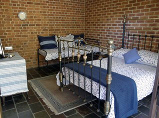 Araluen Old Courthouse - Palm Beach Accommodation 4