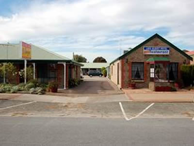 Lake Albert Motel - Palm Beach Accommodation 0