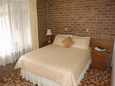 Lake Albert Motel - Palm Beach Accommodation 1