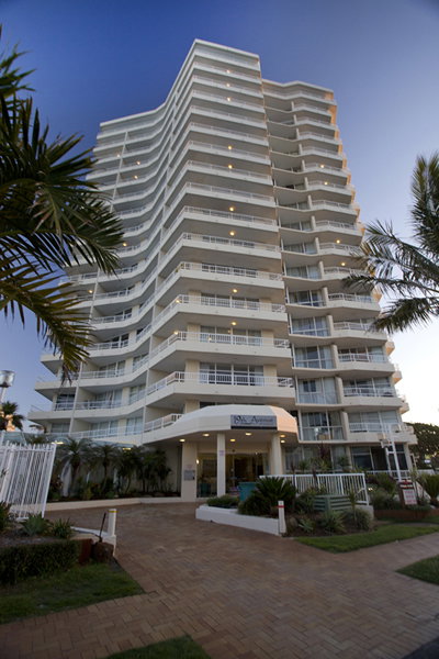 19th Avenue On The Beach - Palm Beach Accommodation 7