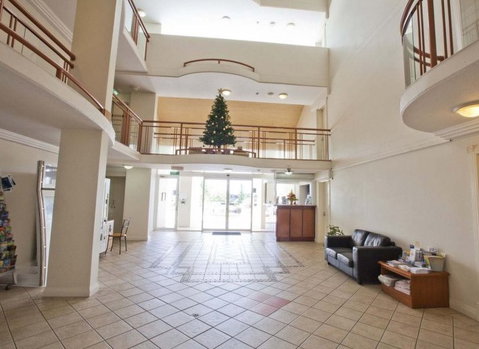Regency On The Beach - Palm Beach Accommodation 1