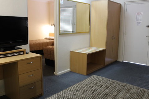 Armidale Motel - Palm Beach Accommodation 1