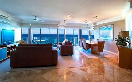 AA Oceana On Broadbeach - Palm Beach Accommodation 8