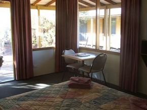 Desert Oaks Resort - Palm Beach Accommodation 7