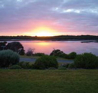 Lake View Apartments - Palm Beach Accommodation