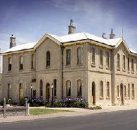 The Customs House - Palm Beach Accommodation