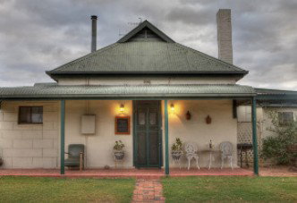 Dunalan Cottage - Palm Beach Accommodation 1