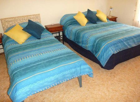 Oaklands Beach House - Palm Beach Accommodation 3