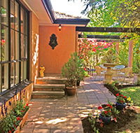 Adelaide Hills Retreats - Villa Lemoni - Palm Beach Accommodation