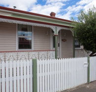 Newdegate House - Palm Beach Accommodation