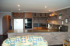 Three Hut Point Waterfront Accommodation - Palm Beach Accommodation 0
