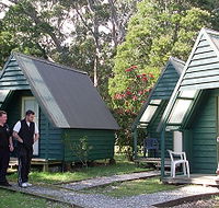 Strahan Backpackers YHA - Palm Beach Accommodation