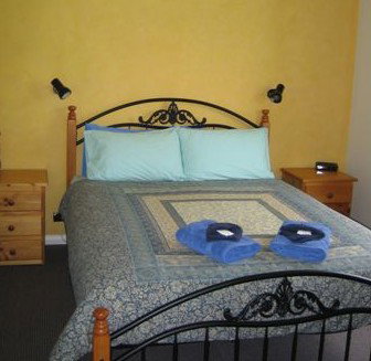 Inala Country Accommodation - Palm Beach Accommodation 3