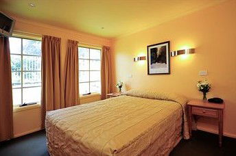 Country Club Villas - Palm Beach Accommodation 0