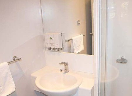 Leisure Inn Waterfront Lodge - Palm Beach Accommodation 1