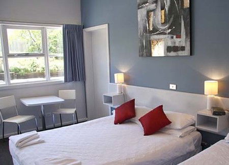 Leisure Inn Waterfront Lodge - Palm Beach Accommodation 2