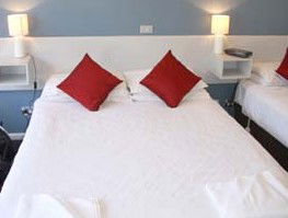 Leisure Inn Waterfront Lodge - Palm Beach Accommodation 4