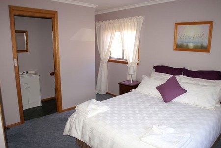 Three Hut Point Waterfront Accommodation - Palm Beach Accommodation 1