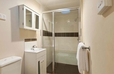 Burnie City Apartments - Palm Beach Accommodation 3