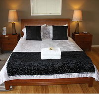 At Sunrise Cottages - Palm Beach Accommodation