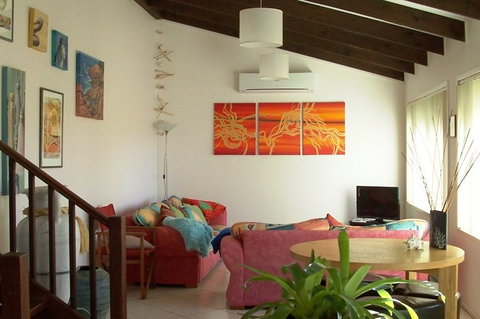 Art On Hart - Palm Beach Accommodation 3