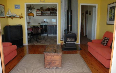 A Lake House At Burrill Lake - Palm Beach Accommodation 1