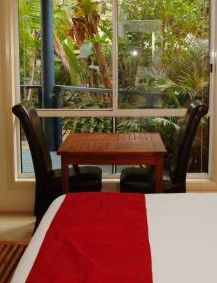 Azura Beach House Bed And Breakfast - Palm Beach Accommodation 2