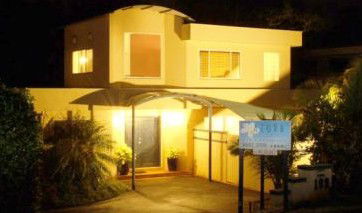 Azura Beach House Bed And Breakfast - Palm Beach Accommodation 5