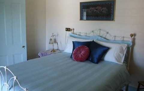 Allwood Cottage - Palm Beach Accommodation 1