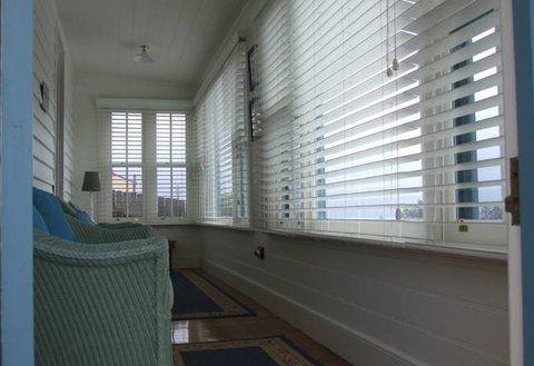 Allwood Cottage - Palm Beach Accommodation 4