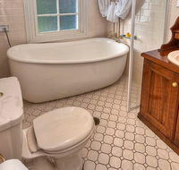 Bridal Falls Cottage - Palm Beach Accommodation