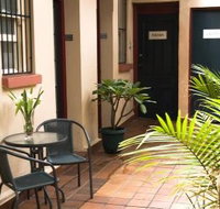 Challis Lodge - Palm Beach Accommodation