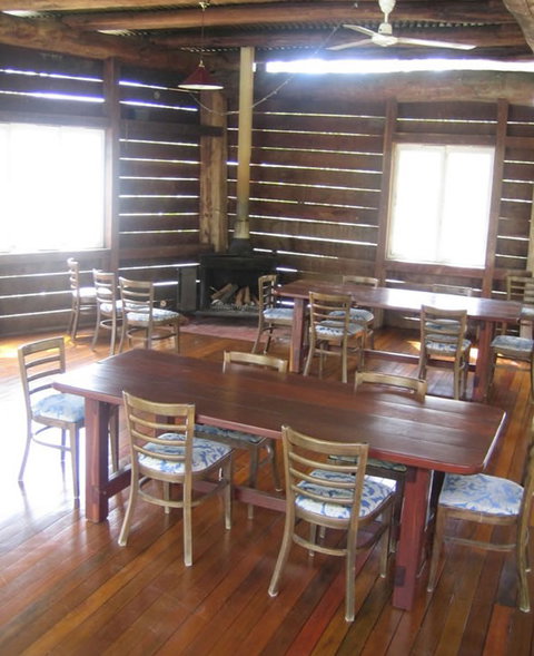 Hidden Valley Cabins - Palm Beach Accommodation 1