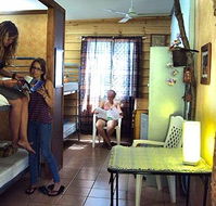 Woolshed Backpackers - Palm Beach Accommodation