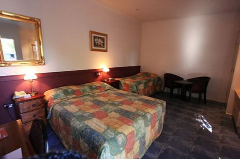 Xenia Central Studio Accommodation - Palm Beach Accommodation 2