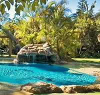 Straddie Bungalows - Palm Beach Accommodation