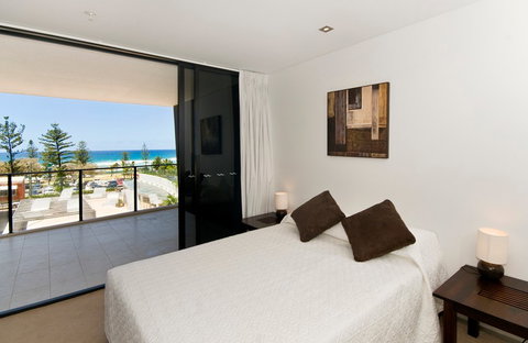 Ambience On Burleigh Beach - Palm Beach Accommodation 3