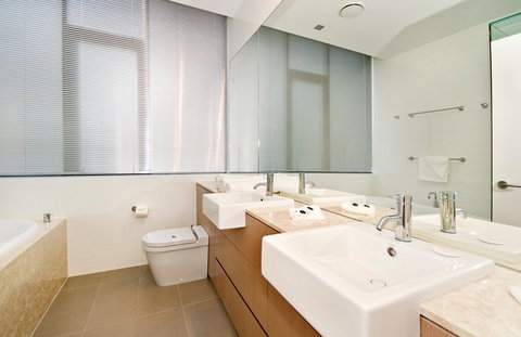 Ambience On Burleigh Beach - Palm Beach Accommodation 6