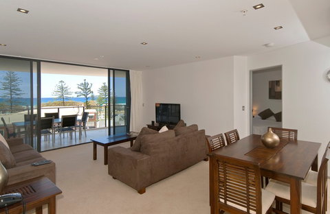 Ambience On Burleigh Beach - Palm Beach Accommodation 8